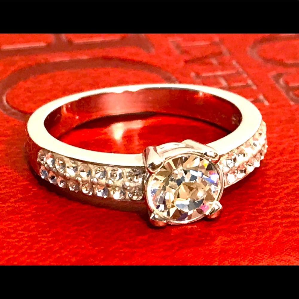 🔆 Swarovski solitaire women’s ring